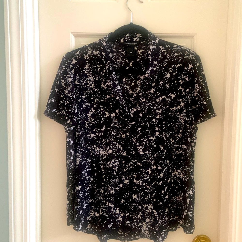 Investments short sleeved top button down front size MP